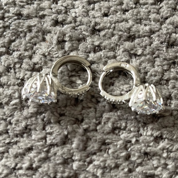 Clear stone drop earrings w/smaller clear stones set tone diamond like - Picture 6 of 11